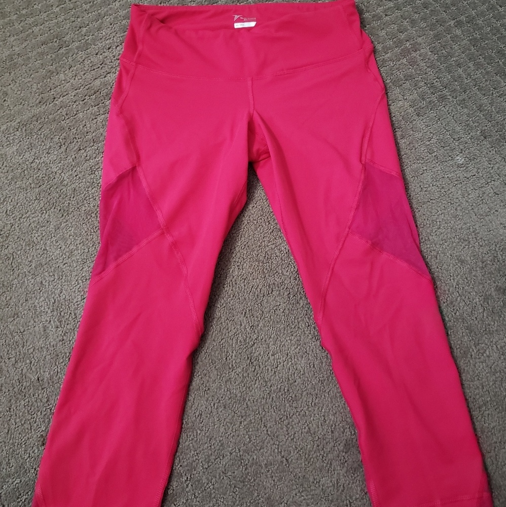 4/$25 Old Navy Athletic crop pants